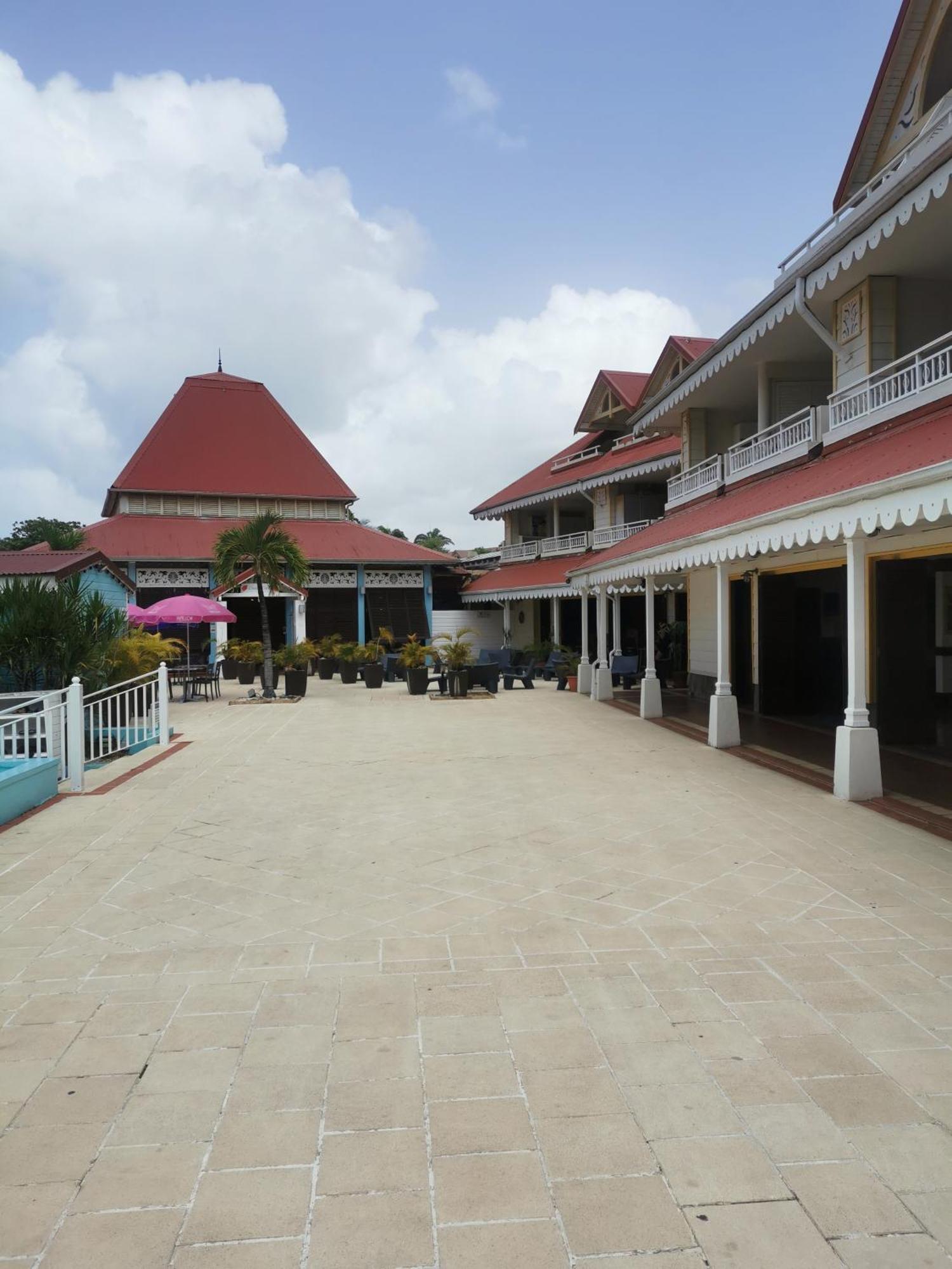 Appart T3 Village Vacances Sainte-Anne Courcelles Sucrerie Exterior foto